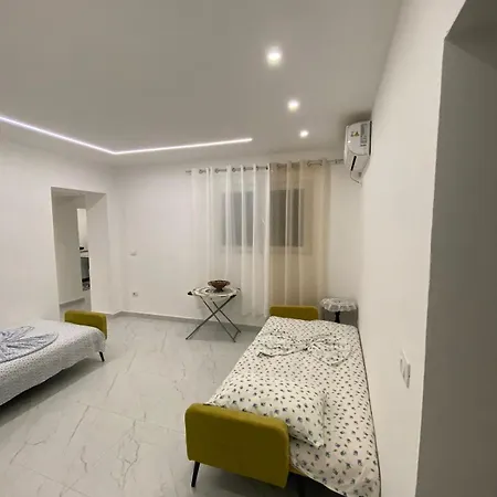 Synergy Firzamonika Apartment